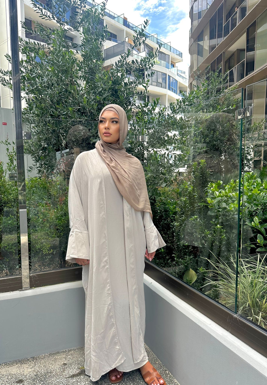 Samar Sleeveless Abaya Set- Beige