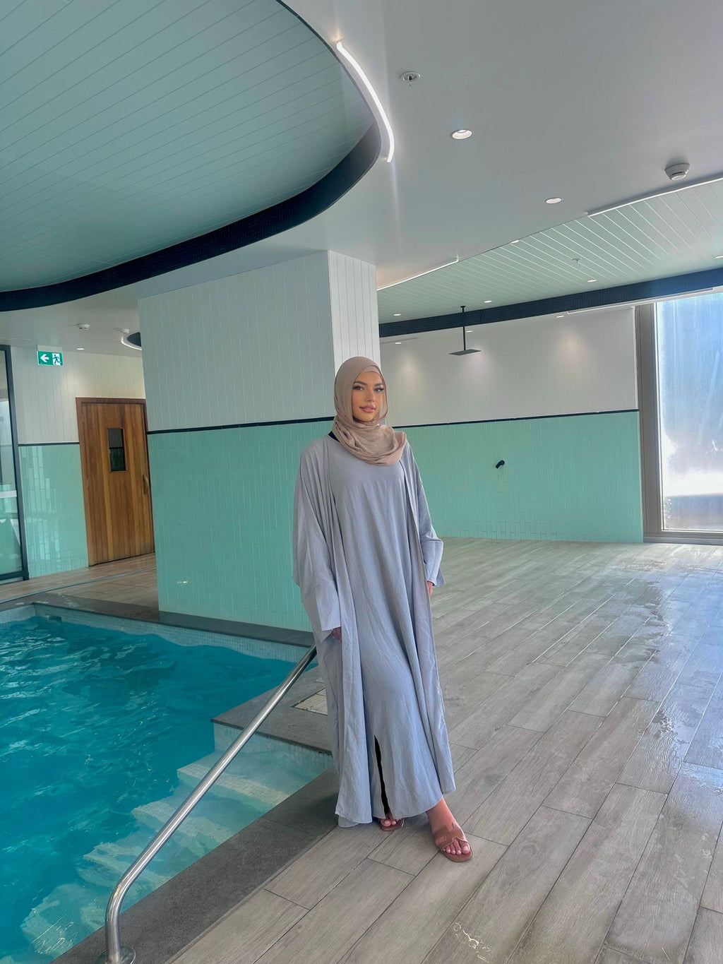 Samar Sleeveless Abaya Set- Grey