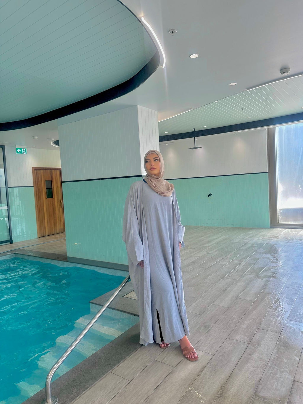 Samar Sleeveless Abaya Set- Grey