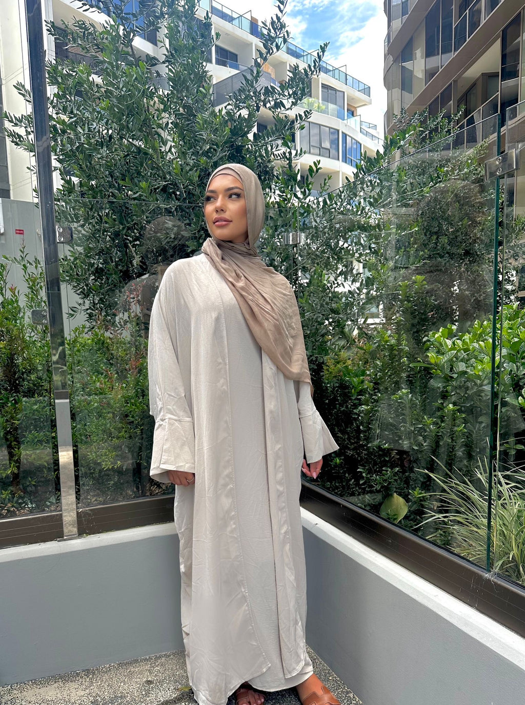 Samar Sleeveless Abaya Set- Beige
