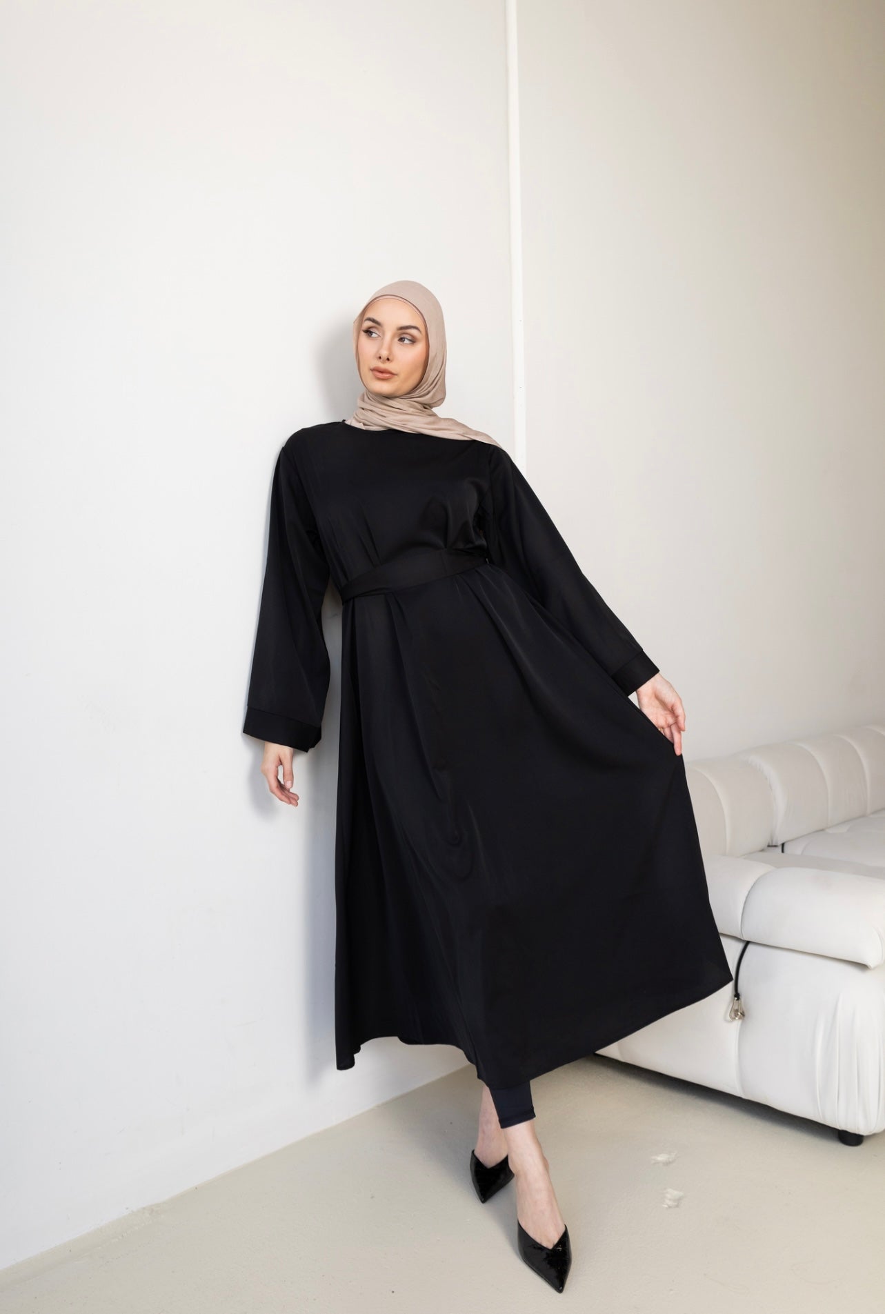 Manal Abaya - Black