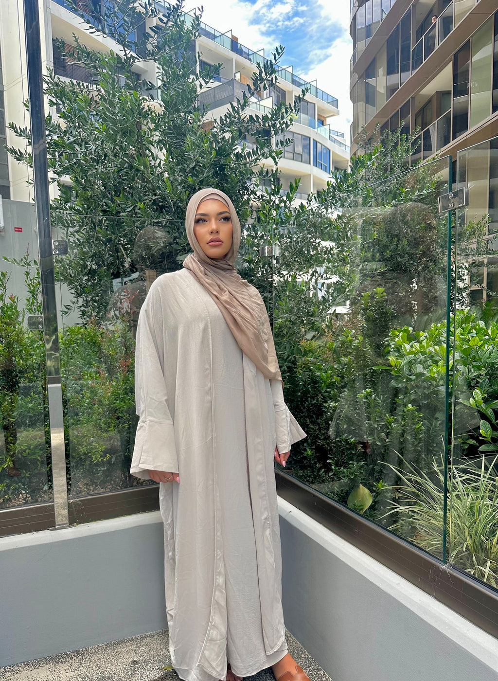 Samar Sleeveless Abaya Set- Beige