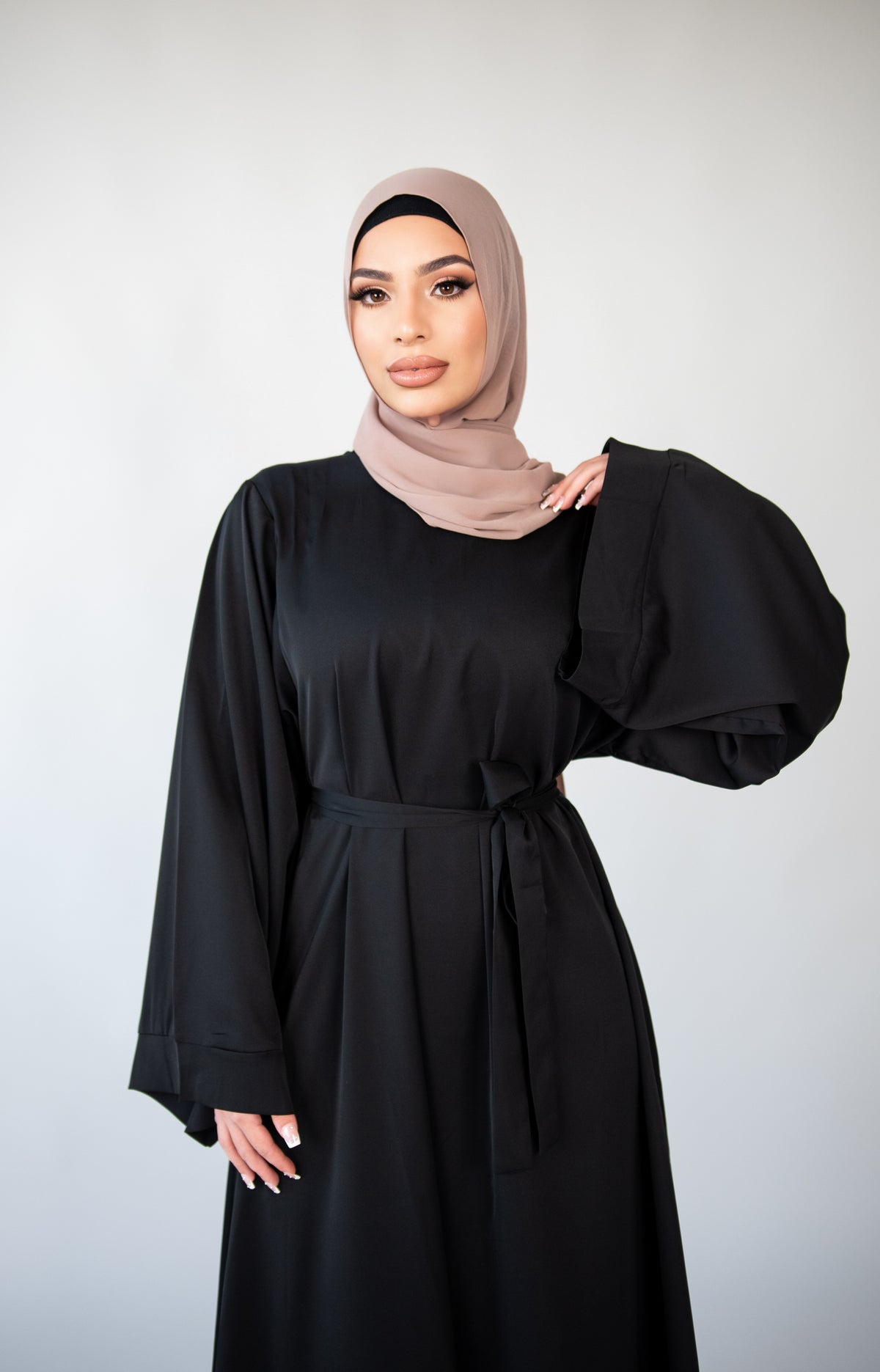 Manal Abaya - Black